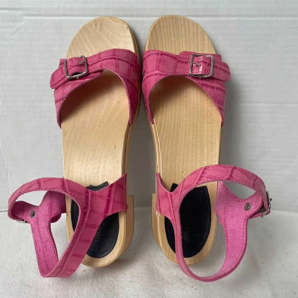 Swedish Hasbeens Embossed Pink Clog Sandal Low Heel Adj Ankle Strap - Picture 6 of 9